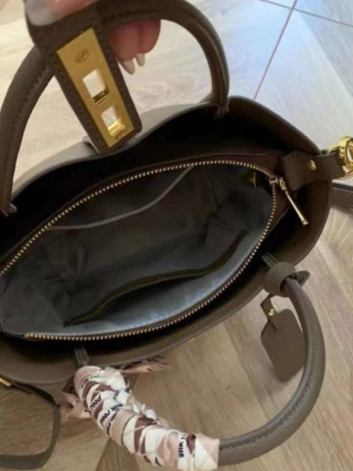 Shoulder Bag - Brown - Soft Leather