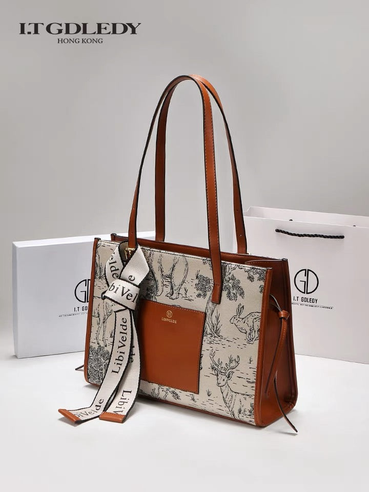 Handbag - Brown Trim with Wildlife Scene