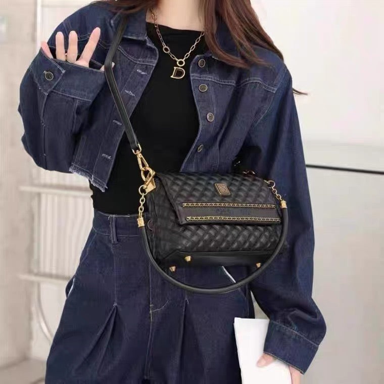Shoulder Bag - Smalle - Black Leather - Stiched Pattern
